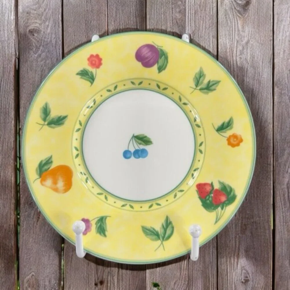 Victoria & Beale Savannah Porcelain Round‎ Dish Plate Set of 4 Dishes 6inch Wide
